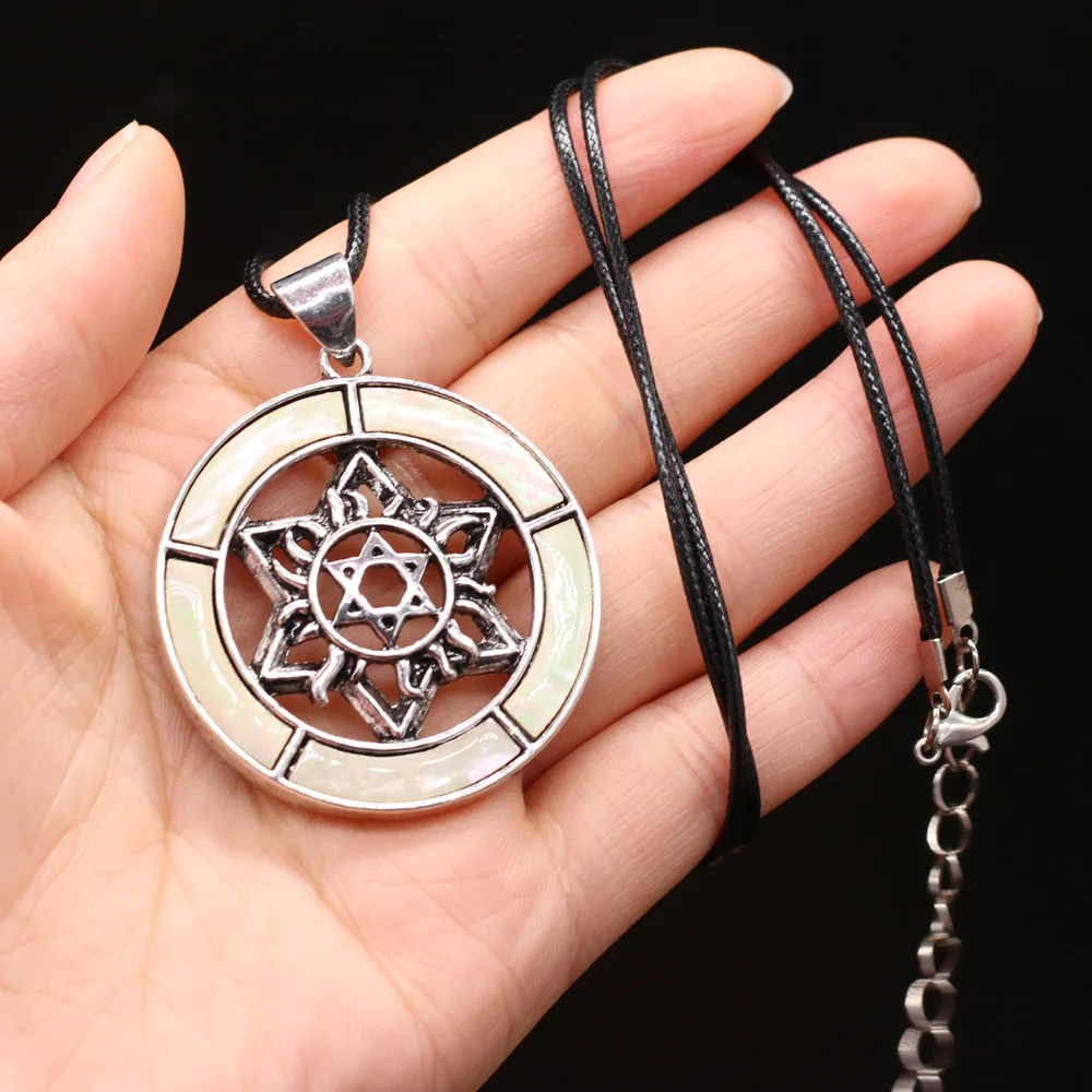 

Natural Mixed Color Round Mother of Pearl Shell Wax Thread Necklace Pendants Accessories for Women Gift Length 55cm Size 42x42mm