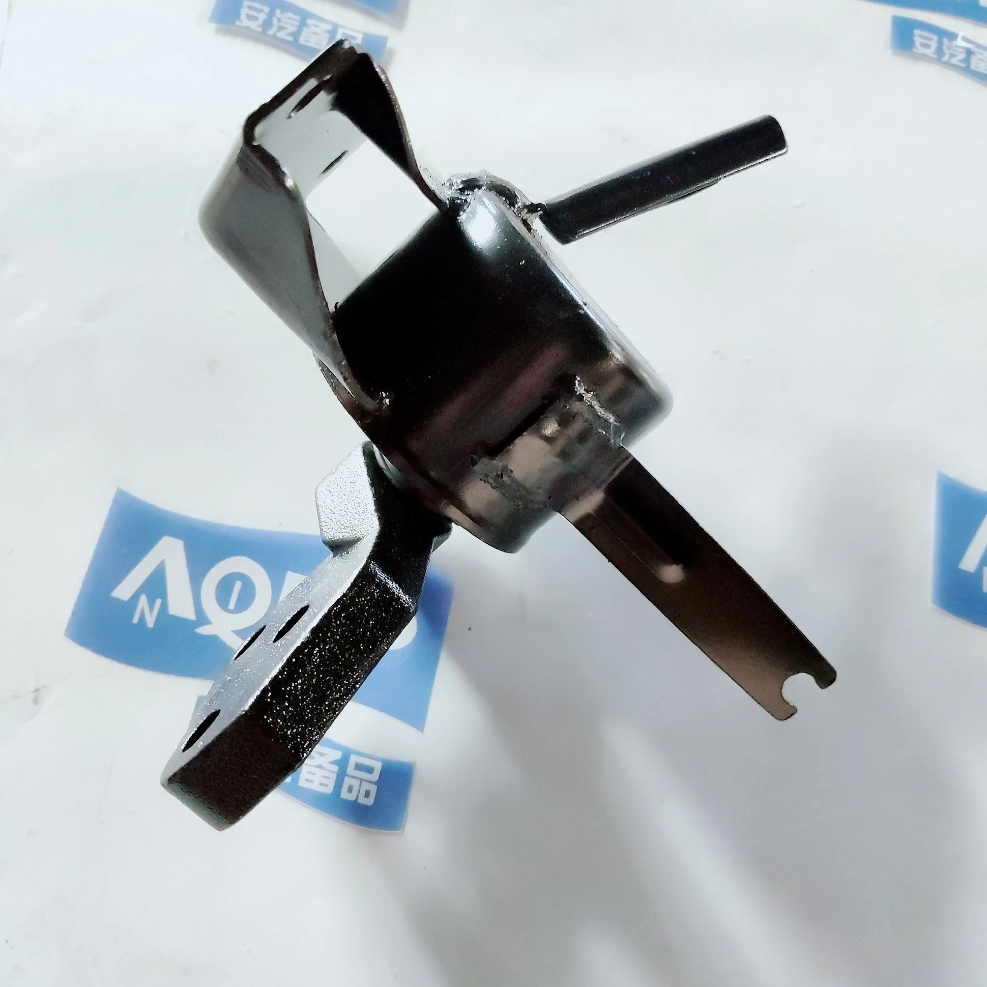 JAC автозапчасти OE номер 1001200U8020 для JAC J3 кронштейн двигателя pad