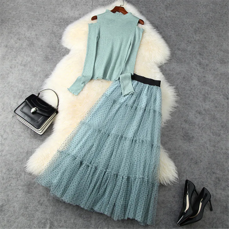 

Новинка 2020, женский модный осенне-зимний костюм, вязаный свитер с длинными рукавами и открытыми плечами и сетчатая юбка, комплект из 2 предме...