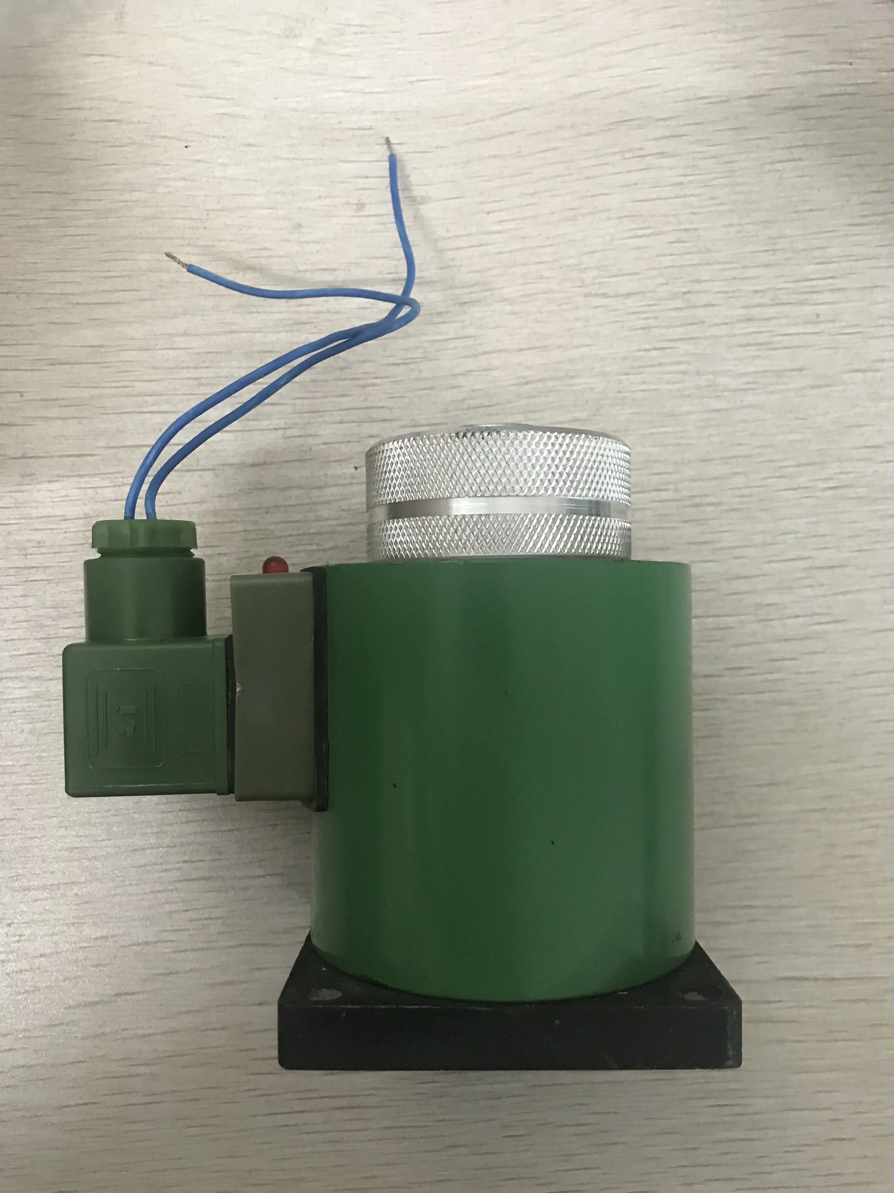 

MFB1-7YC 220V AC 70N 7MM hydraulic solenoid valve coil