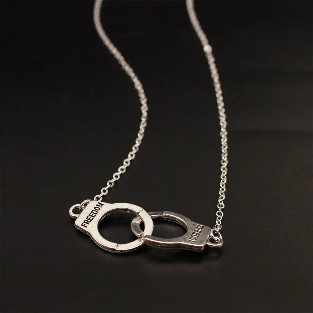 

Fashion Geometric Handcuff Pendant Necklace For Women Steampunk Lover's Collares Freedom Valentine's Day Gifts Jewelry New 2020