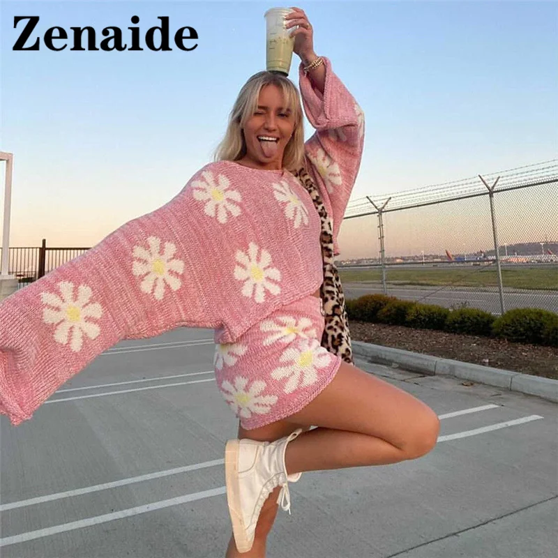 

Женский вязаный костюм Zenaide, комплект из двух предметов с цветочным принтом, свитер и велосипедные шорты, повседневный свободный наряд на ос...