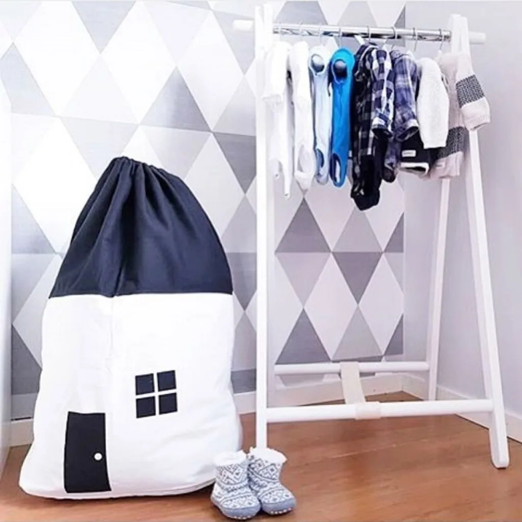 Большой игрушечный мешок с дорожной картой может использоваться как подвесная