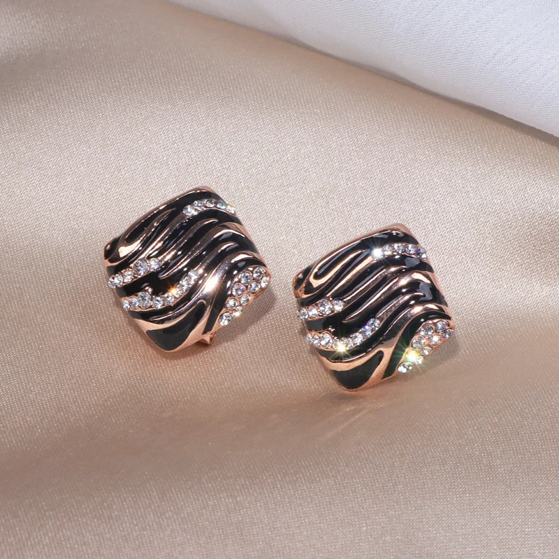 Женские простые квадратные серьги гвоздики с кристаллами роскошные сверкающие