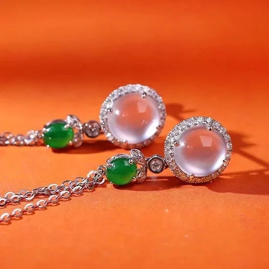 

2021 New National Fashion Ear Tip Dew Drops! Yingrun Smart Dazzling S925 Chalcedony Tassel Ear Studs