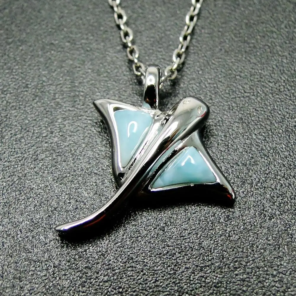 Женская подвеска из серебра 925 пробы с натуральной домикой