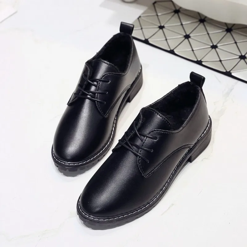 Новая женская оригинальная обувь в деловом стиле небольшие кожаные туфли