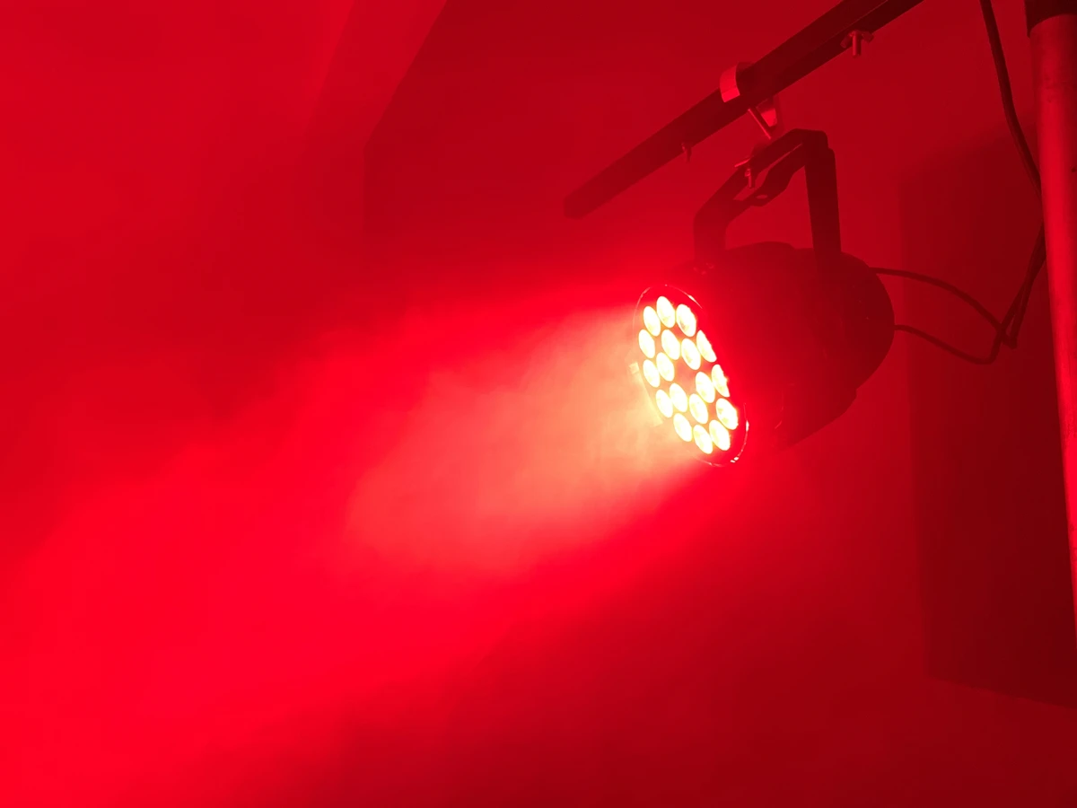 8 шт. led par light с футляром 18x18 Вт 6в1 rgbwa + uv DJ Par Банки dmx 512 стробоскоп мыть освещение