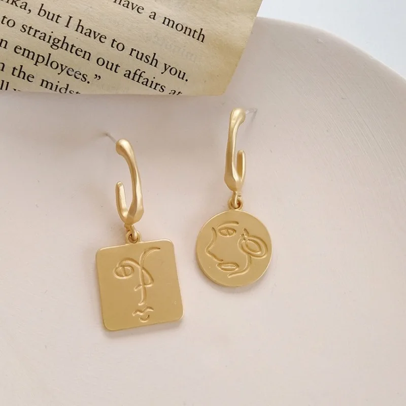 

2020 New Abstract Stylish Square Face Drop Earrings for Women Girls Korea Simple Gold Color Metal Statement Earrings Pendientes