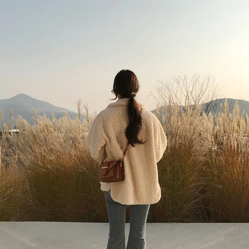 

2021 Women Winter Faux Wool Lapel Jacket Long Sleeve Single Breasted Button Coat Solid Color Fuzzy Oversized Loose Outerwear