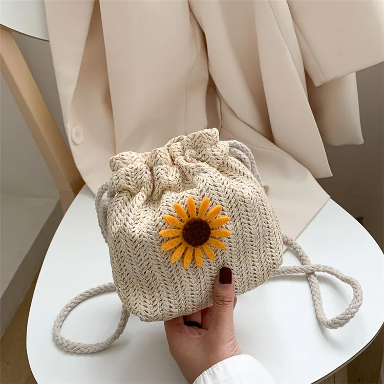 

Designer Bag Woven Bag Female Bag Winter Straw Woven Cute Bucket Bag Personality Girl Single Shoulder Messenger Bag Lipstick Bag