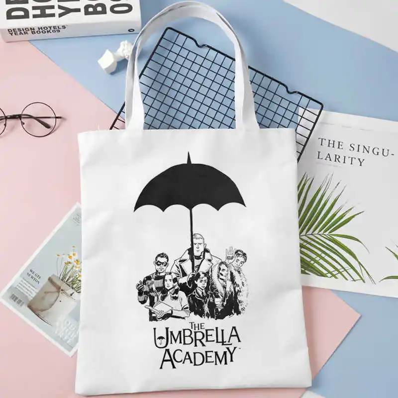 

Женская сумка для шоппинга с принтом зонтика