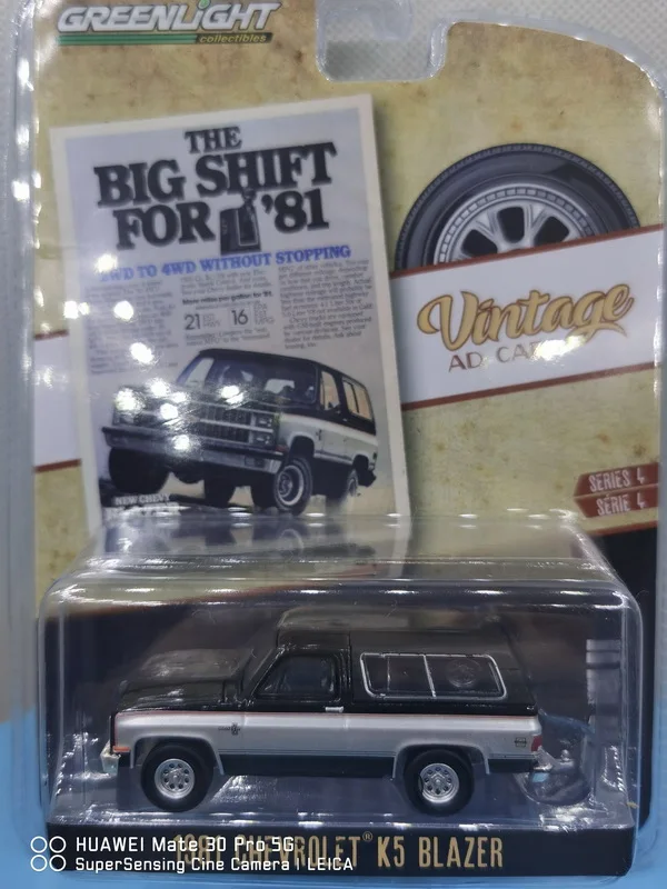 

Коллекция металлических моделей автомобилей Chevrolet K5 BLAZER из литого под давлением зеленого светильник 1:64 1981