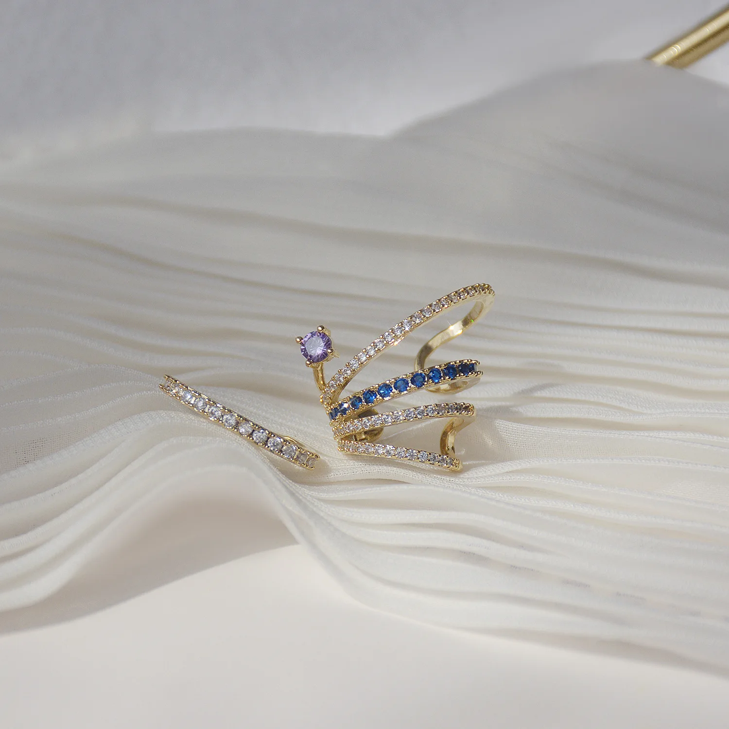 

Shiny Side New Accessories Crystal Multi-color Stud Earrings for Women Fashion Jewelry Zirconia C Irregular Earrings