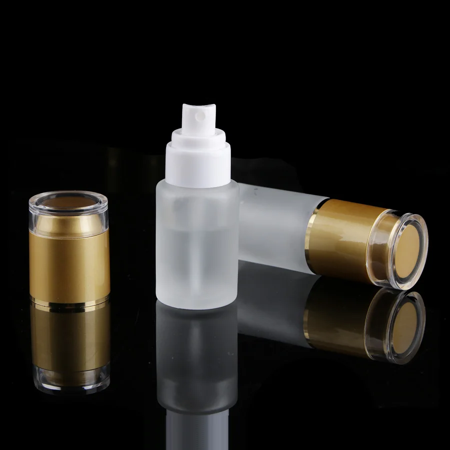 Диспенсер для косметических средств с матовым стеклом 30 мл Золотая крышка 50