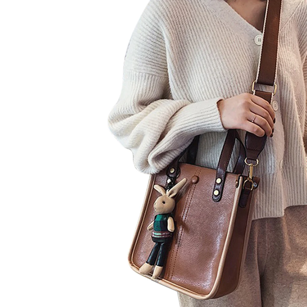 

New Arrival Fashion Women Shoulder Bag with Bear Pendant Adjustable Leather Strap Soft Handle Messenger Bag Vintage Crossbody