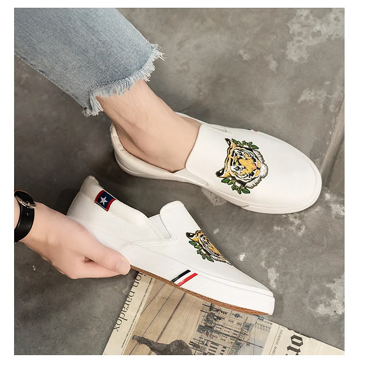 

Spring 2021 new versatile casual board shoes net red social lads canvas shoes men students shoes Couple shoes women shoes