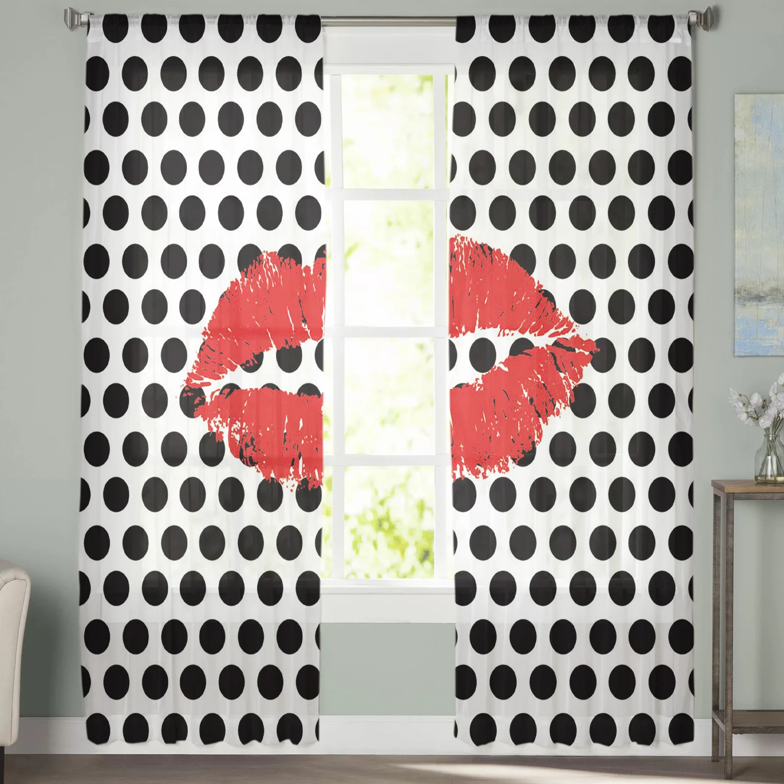 Черный с узором в горошек принтом виде красных губ сплошные оконные панельные