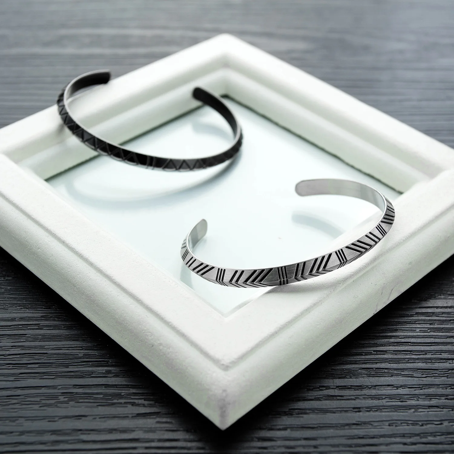 

Rhomboid Titanium steel bracelet Men's bracelet All-match Cold wind Open bracelet Comfortable Fashion Simplicity Cuff Bracelet