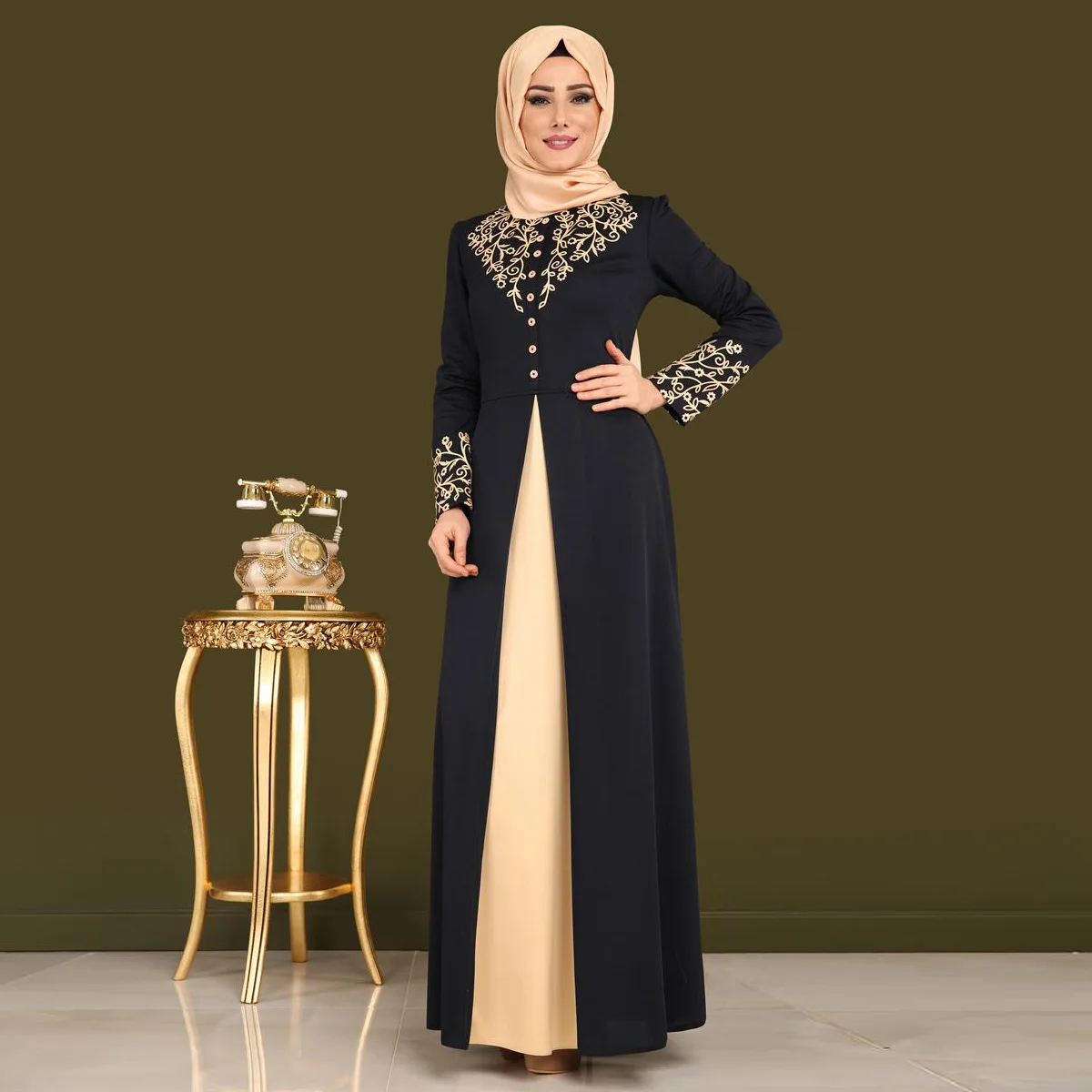 

Muslim gilded dress women's wear abaya Dubai Turkish Islamic Clothing Kaftan robe women's robe women's dress