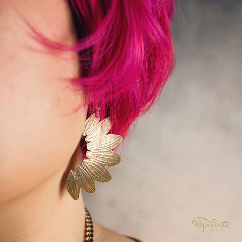 

Vintage Gold Color Sunflower Shaped Drop Earrings Simple Design Retro Dangle Earrings For Women Punk Party Jewelry Gift G4B885