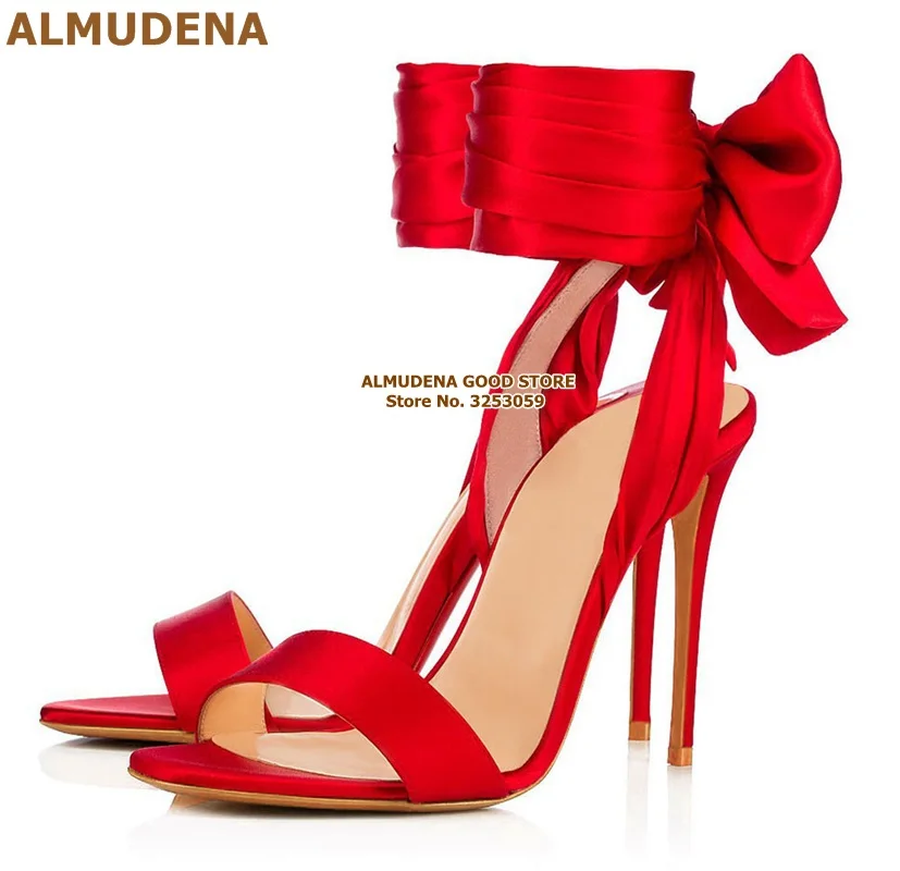 ALMUDENA/красные атласные босоножки с большим бантом; свадебные туфли на шпильке из шелковой ткани со шнуровкой и бантом; туфли-лодочки для сцены в стиле знаменитостей