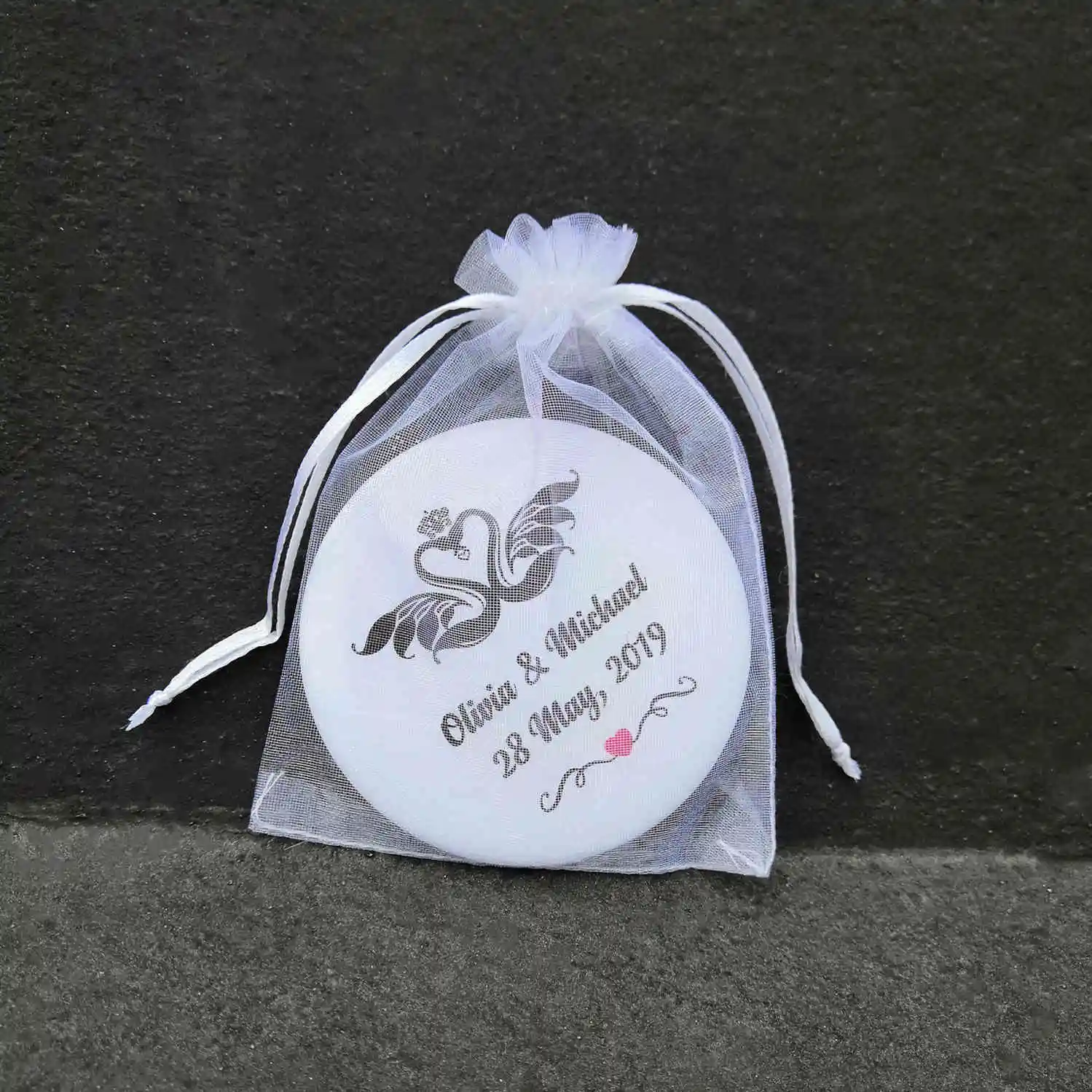 Индивидуальные подарки для невесты косметическое зеркало на заказ свадебные с