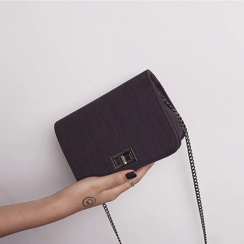 

Женская сумка QIAOSANSAN, дизайнерская зимняя новая женская маленькая квадратная сумка в стиле ретро, простая сумка-мессенджер на одно плечо с ц...