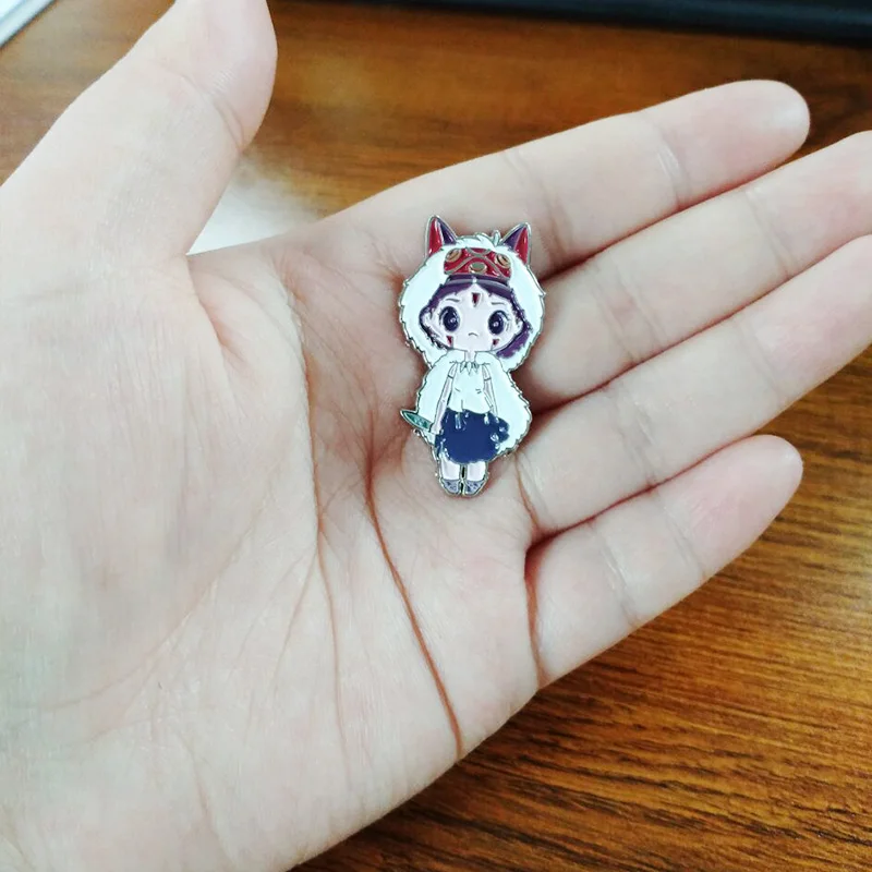 Жесткая эмалированная брошь в стиле принцессы Mononoke San для студийной фотосъемки |