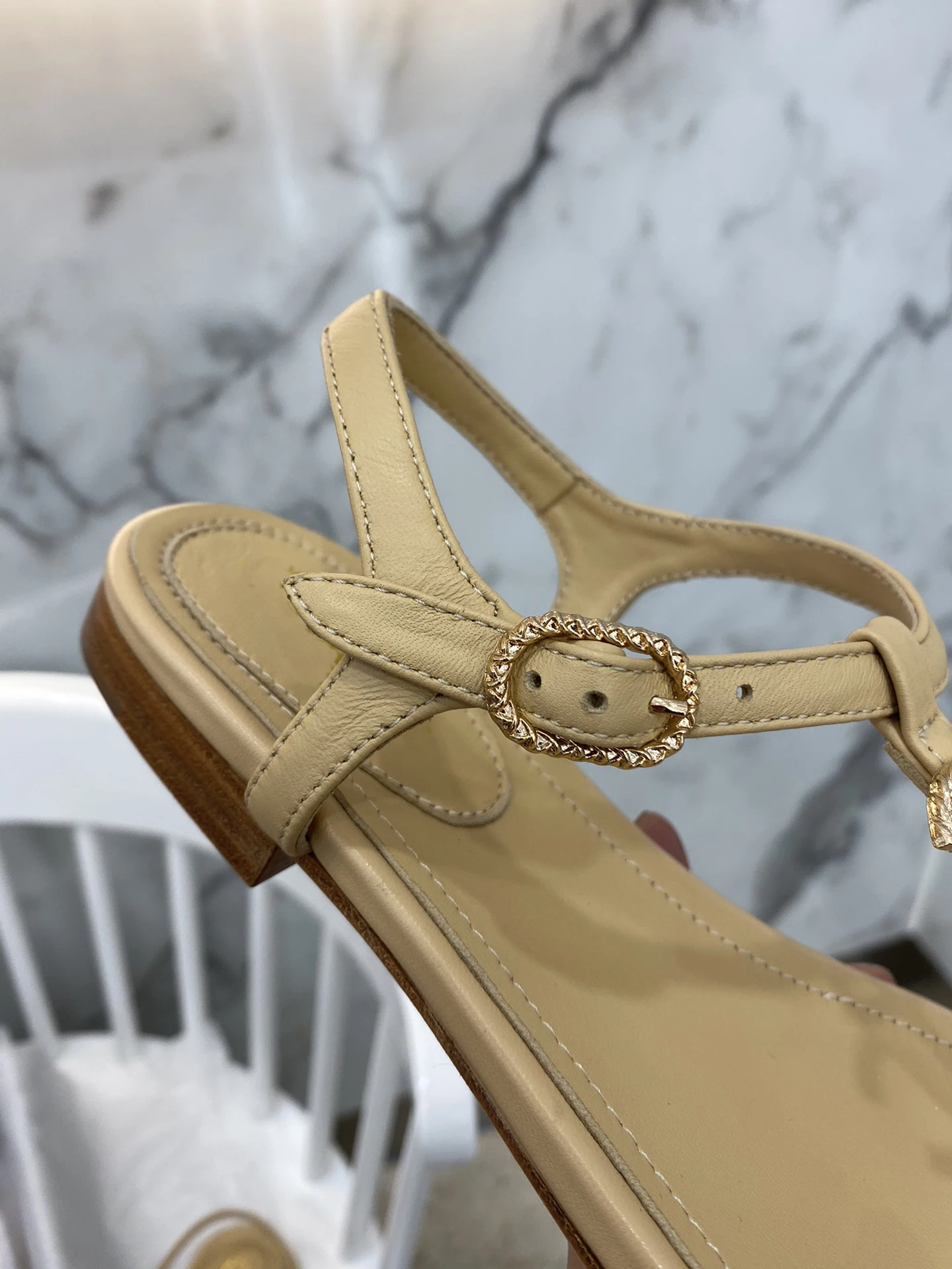 

Flip Flops Metal Buckle Toe Clip Sandals Women's Shoes Sheepskin Plus Size 34- 42 Fashion Summer Slippers 2021 Designer Shoes