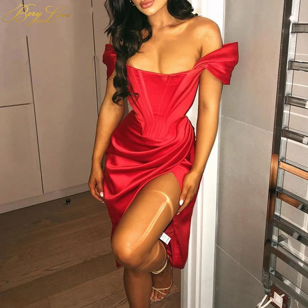 Красное платье для выпускного вечера с рукавами крылышками вечернее атласное