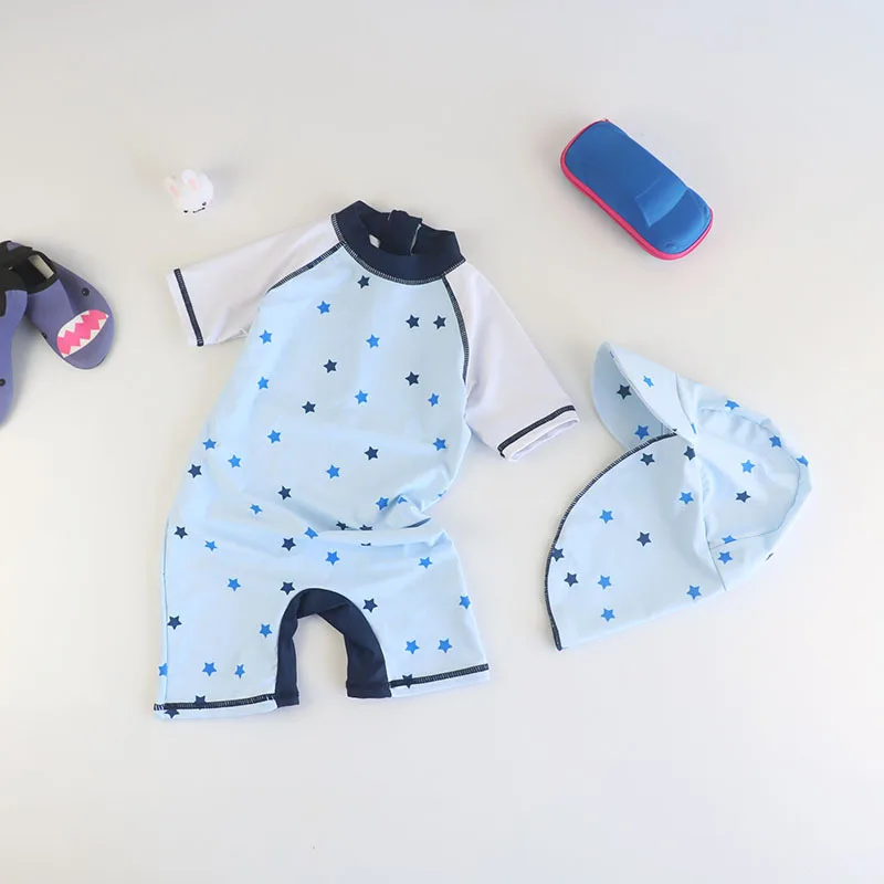 Купальник слитный для мальчиков детский купальный костюм с УФ-защитой и принтом