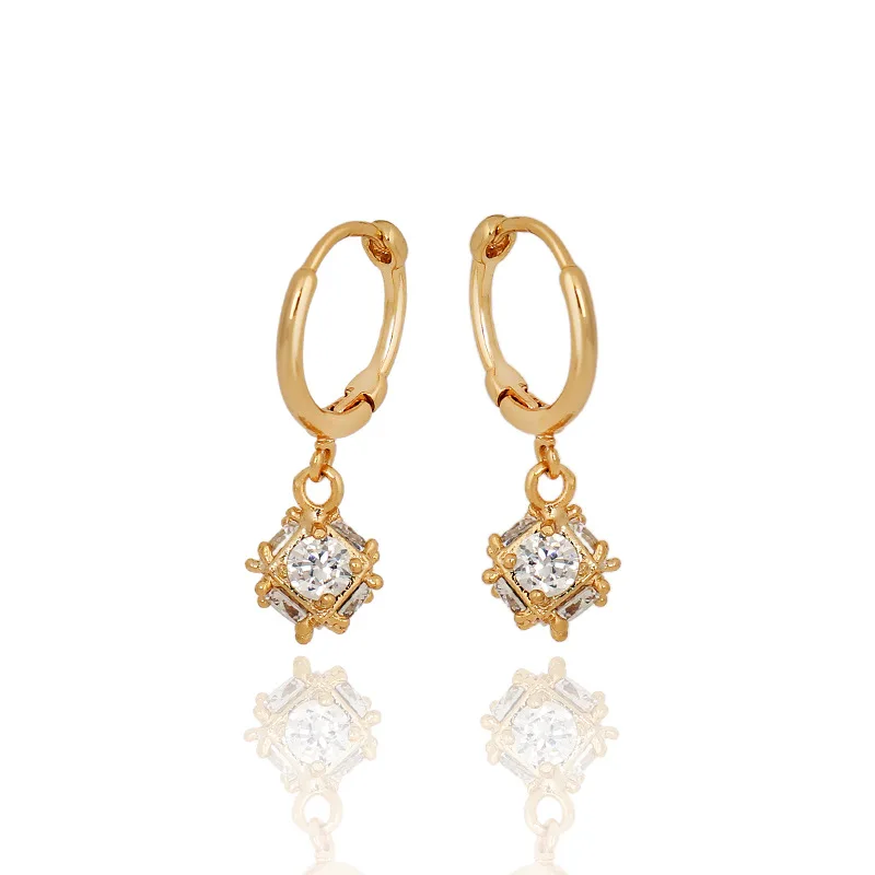 Серьги-гвоздики цвета розового золота 585 пробы с инкрустацией из циркона