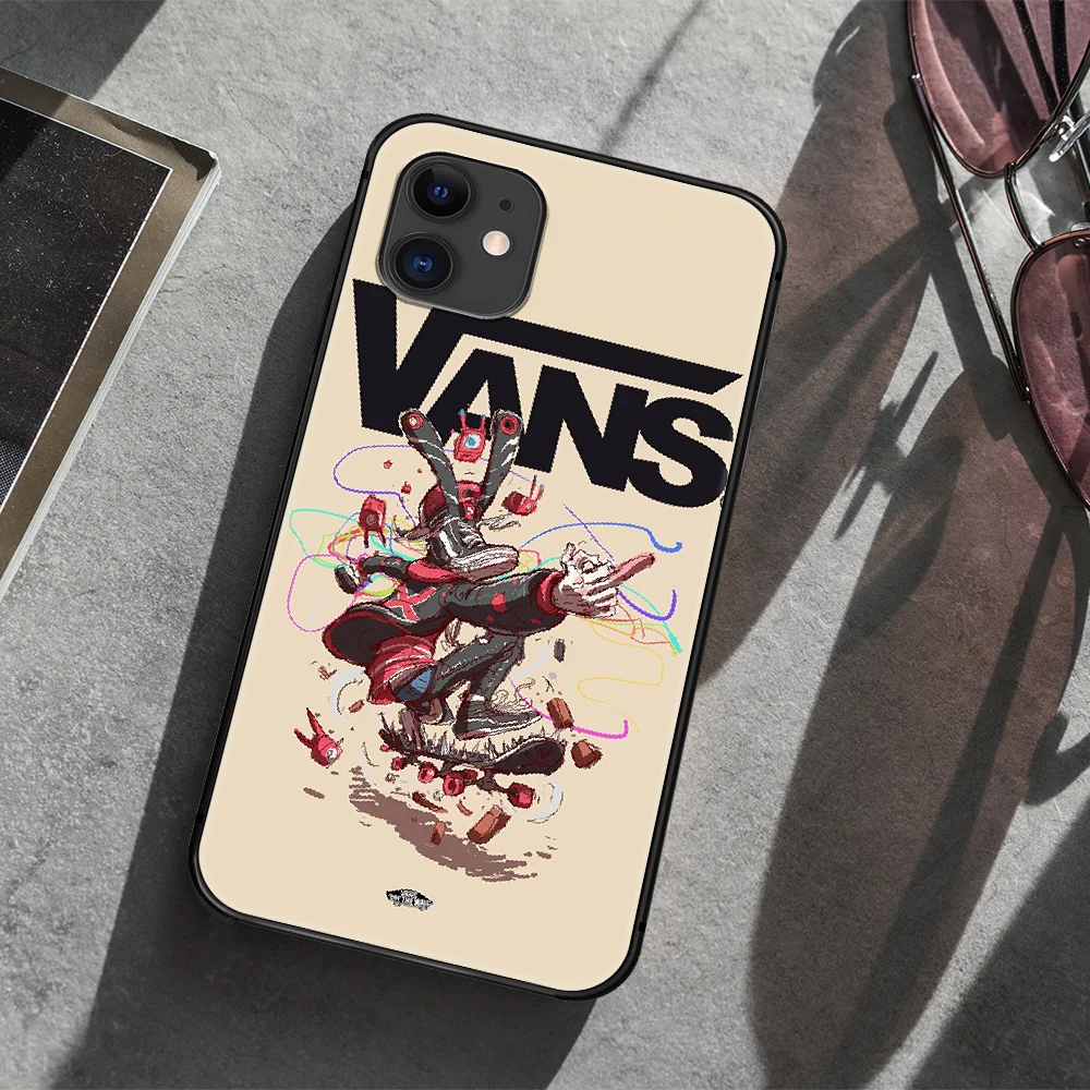 

American fashion brand Phone Case Cover Hull For iphone 5 5s se 2020 6 6s 7 8 12 mini plus X XS XR 11 PRO MAX black Shell