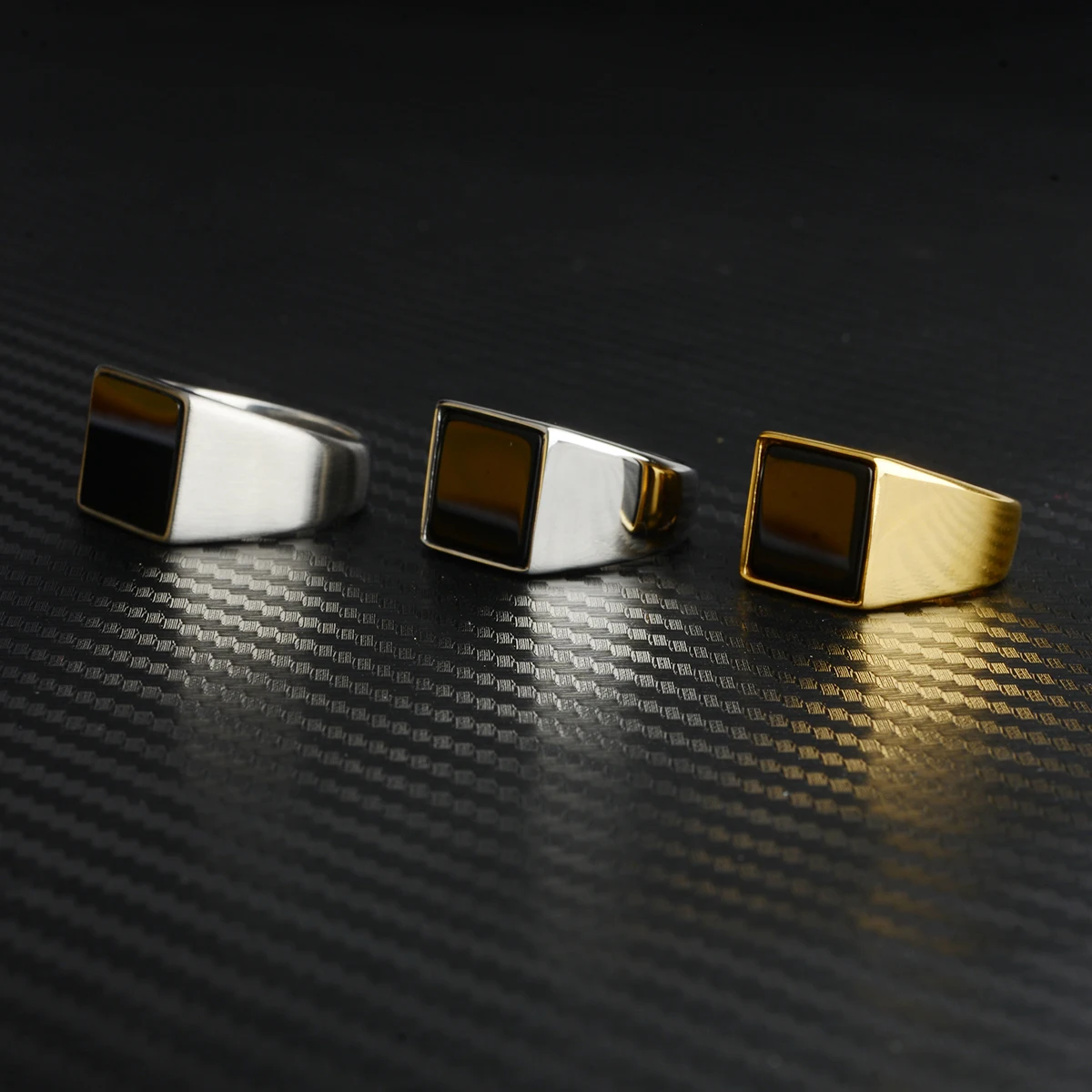 

Men's Rock Punk Smooth 316L Stainless Steel Big Black Stone Gold Silver Color Hip Hop Rings For Men Party Jewelry Wholesale