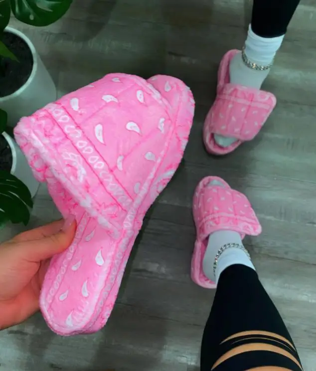 

2022 New Women Fall Winter Cashew Flower Furry Slides Satin Silk Cotton Flat Slippers European and American Ins Slipper Women