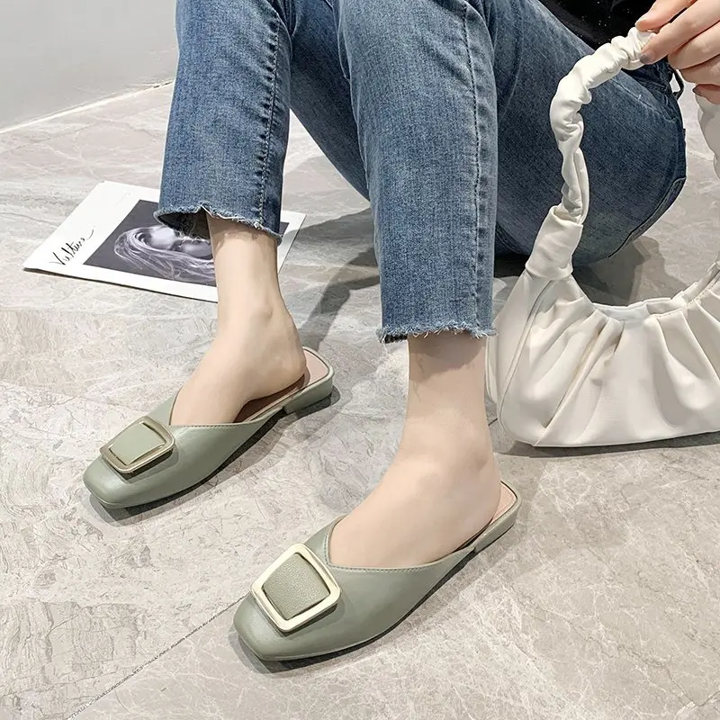 

Women Mules Shoes 2021 New Casual Metal Decoration Outdoor Flat Slippers Lady Office Closed Toe Sandal Low Heel Sandals