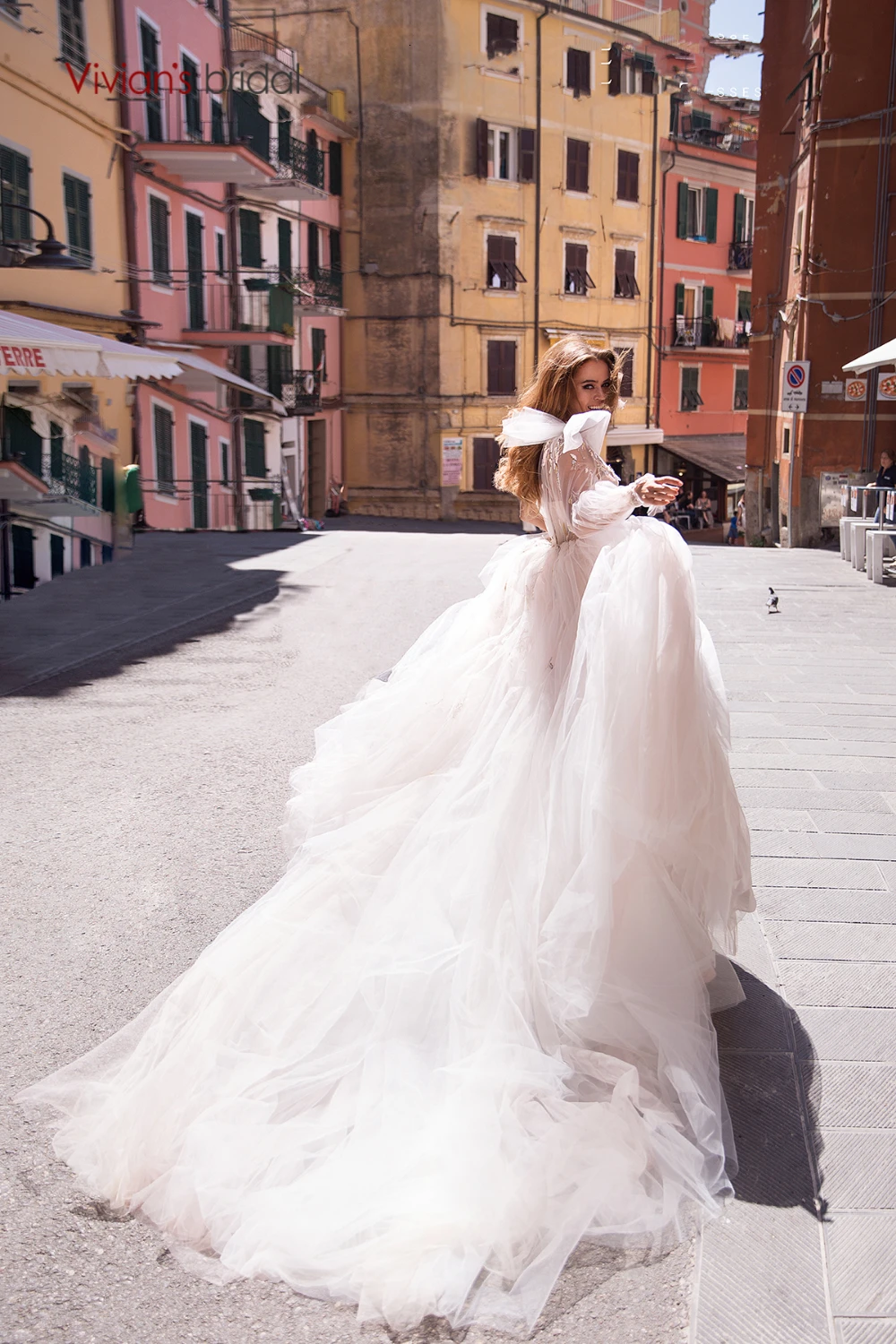 Vivian's bridal lovely одно плечо большой бант мягкий тюль свадебное свободное кружевное