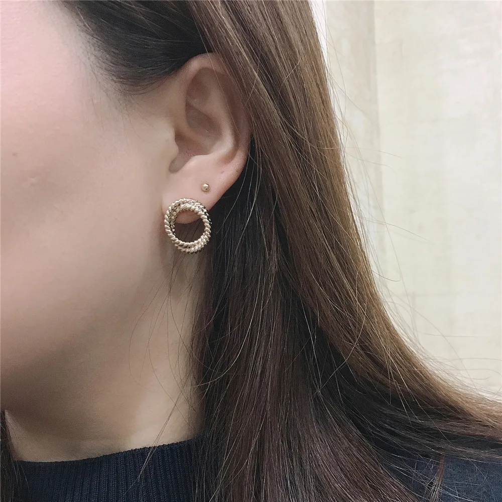 Женские серьги гвоздики с винтовым узором классические маленькие сережки