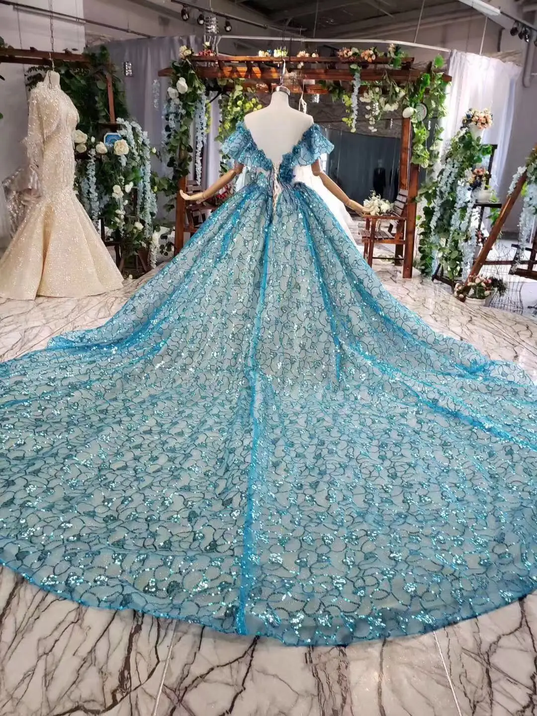 Настоящие 2019 платья для выпускного вечера с открытыми плечами Длинные бальные из