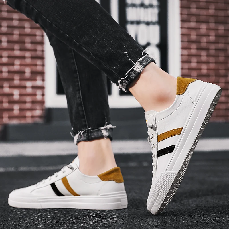 

Popular Fashion Shoes Men Shoes Sneakers Personalized Design Fashion and Leisure Simple Style Sports Style Running Shoes