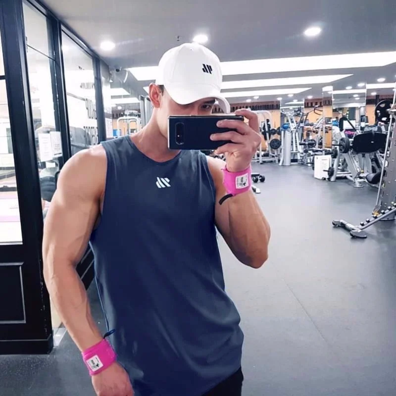 

2021 Mens fitness sleeveless shirt gyms Tank top men Fitness Male mesh breathable Sports vest Undershirt Gyms Running vest men