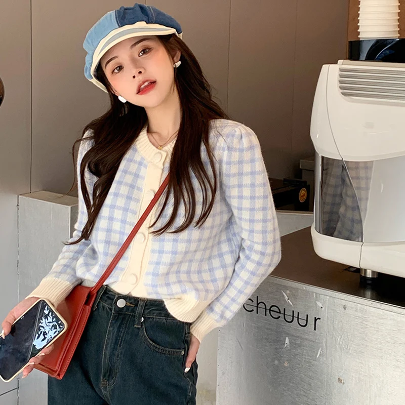 

New autumn and winter Korean chic fashion joker plaid short sweater sweater temperament gentle cardigan women