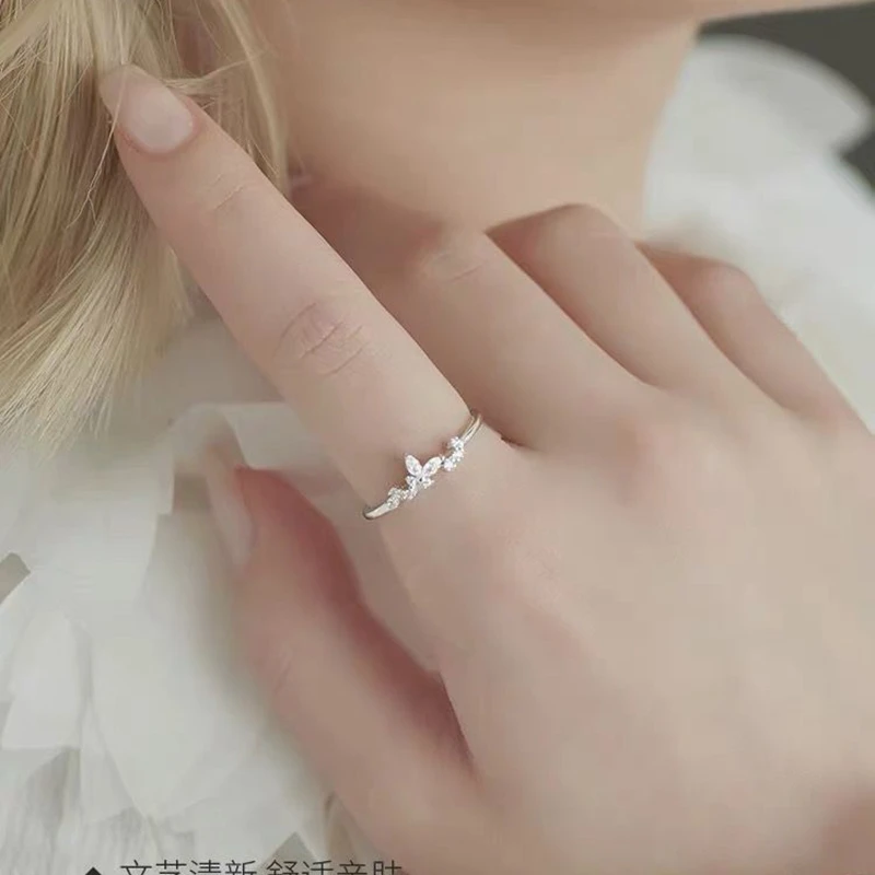 Женское регулируемое кольцо из серебра 925 пробы с фианитом | Украшения и