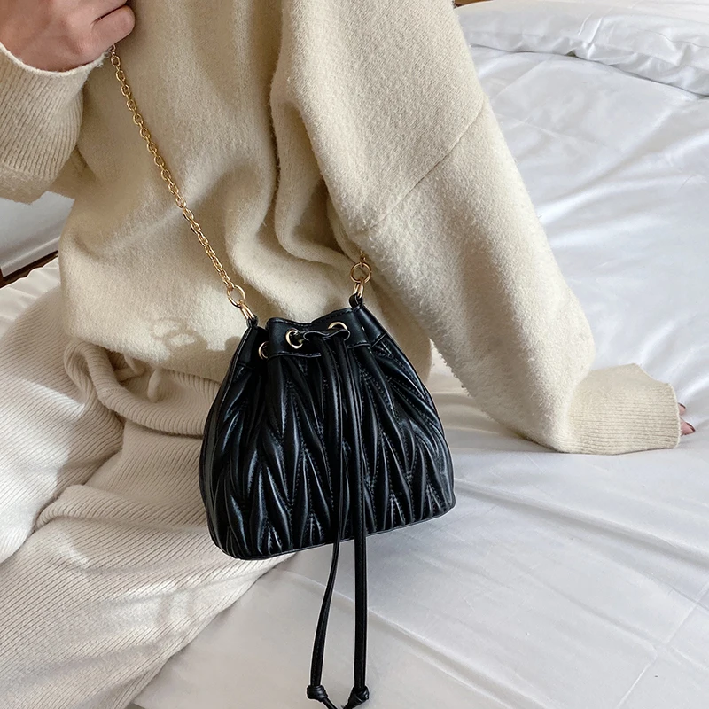 

Pleated Women's Crossbody Bag Designer Luxury Shoulder Bags Female Tassel Bucket Handbag High Quality Messenger Bag Chain Tote