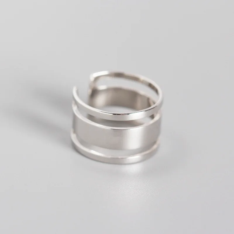 

Кольцо длинное из серебра 925 пробы, в 3 ряда