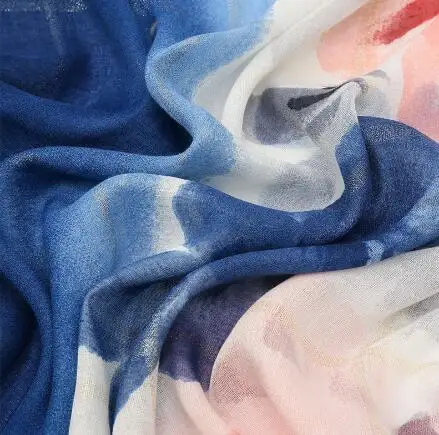 Рисунок 3 - Женский головной платок с принтом 90*180 см