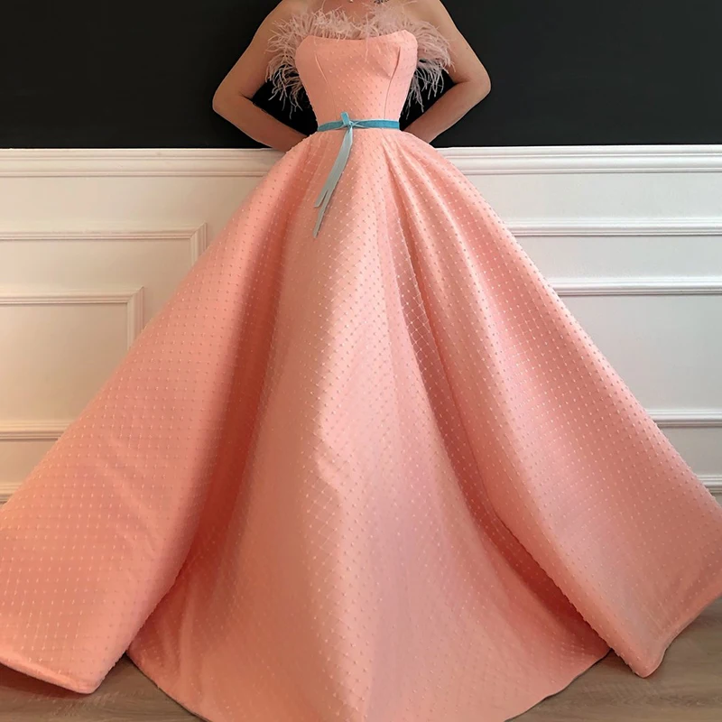 

Peach Muslim Evening Dresses Strapless Feather Party Prom Dress with Sash Saudi Arabia Evening Gowns Robe De Soiree