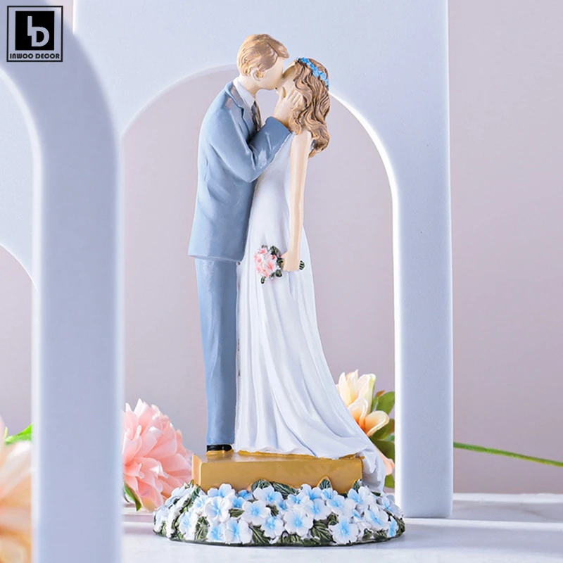 

Romantic Wedding Anniversary Couple Figurines Car Cake Accessories Valentine's Day Ornaments Home Decoration Resin Crafts Gift