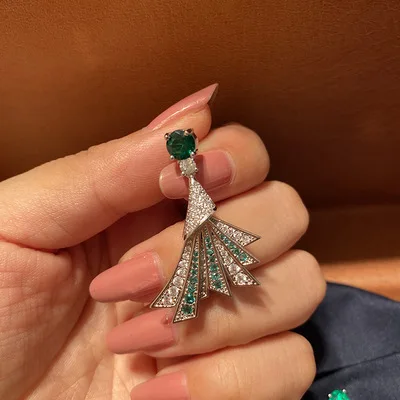 

Emerald fan earrings female European and American fan earrings earrings retro earrings